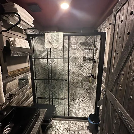 New Gate Hotel 3*