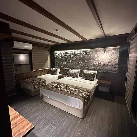 New Gate Hotel