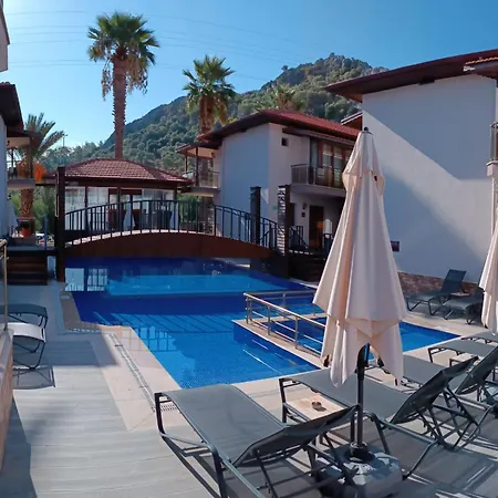 New Gate Hotel 3*