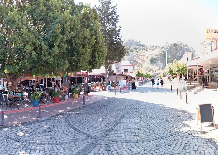 New Gate Szálloda 3*